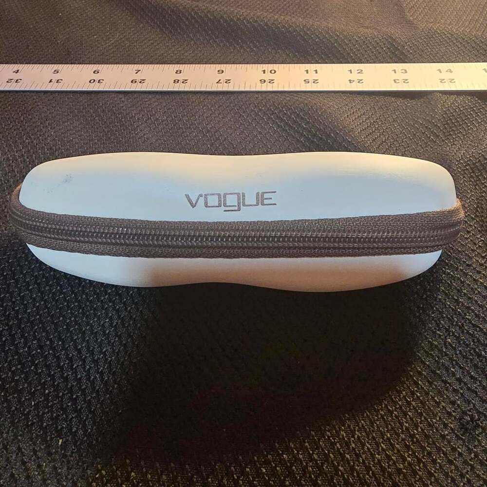 Vogue Eyeglass Case White Hard Shell Zipper